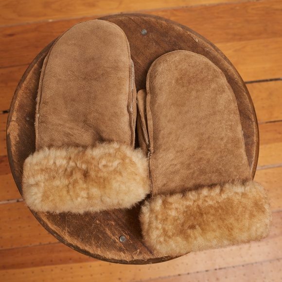 ORVIS Shearling Mittens Made in the USA - Picture 2 of 6